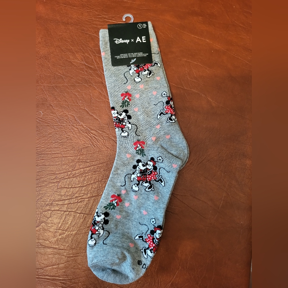 MICKEY & MINNIE Mouse Holiday Crew Socks, New With Tags
